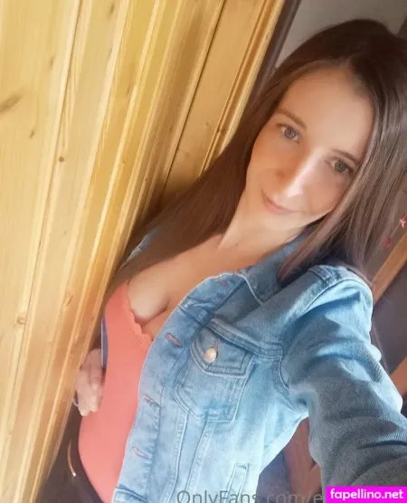 Ester Love OnlyFans Thumbnail #cclaHKR2AV