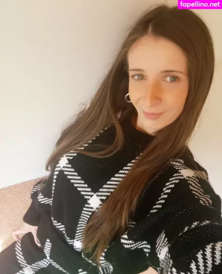 Esterfreee OnlyFans Thumbnail #W94oYli4Ni