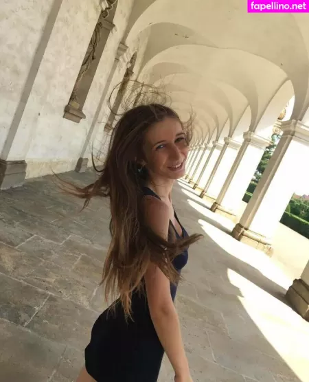 Esterfreee OnlyFans Thumbnail #yb4vQ0sOml