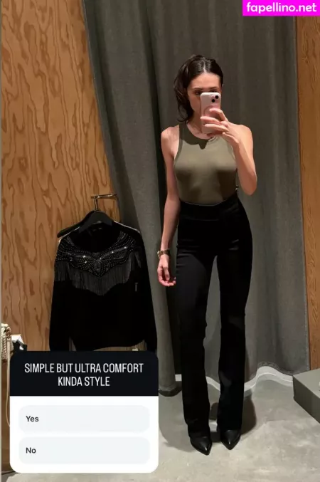 Esther Abrami OnlyFans Thumbnail #E72SOIOb4G