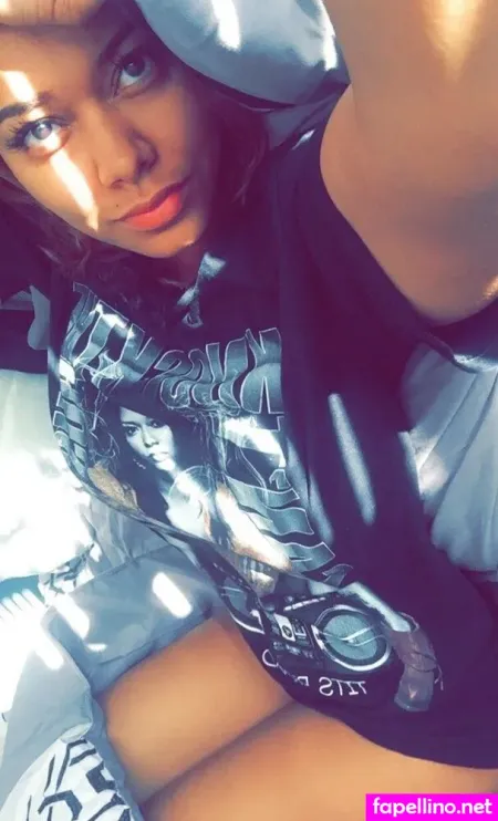 Esther Baxter OnlyFans Thumbnail #uygC2wi7Pq