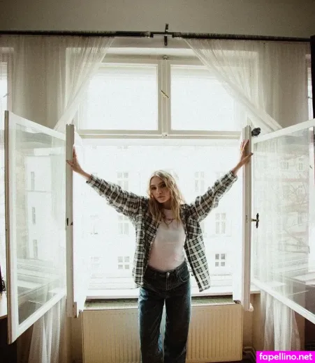 Esther Graf OnlyFans Thumbnail #3NJOkAd44g