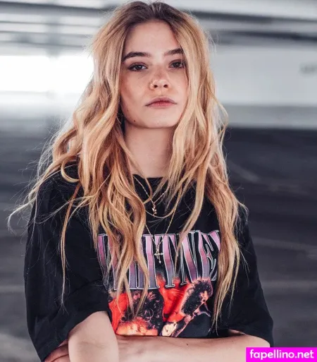 Esther Graf OnlyFans Thumbnail #P3nHplra4M