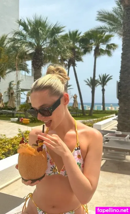 Esther Graf OnlyFans Thumbnail #fs1fZQxtiM