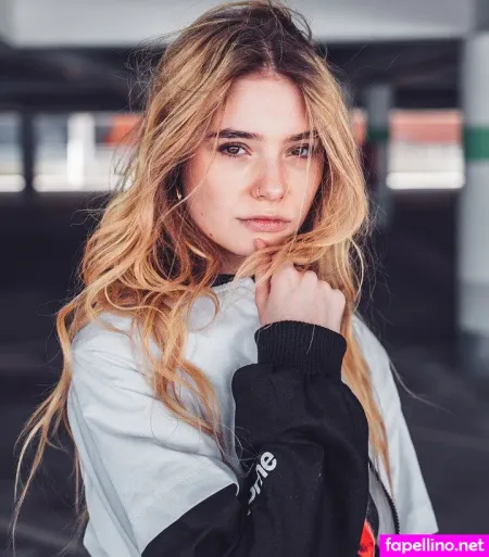 Esther Graf OnlyFans Thumbnail #hjHkq5Tkg1