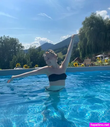 Esther Graf OnlyFans Thumbnail #lJS5NgL56q