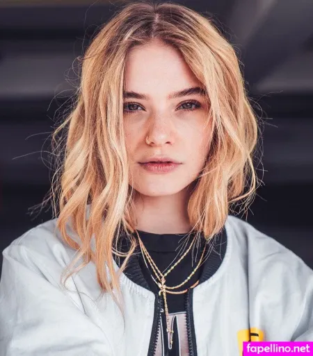 Esther Graf OnlyFans Thumbnail #qJ7c0RdUc8