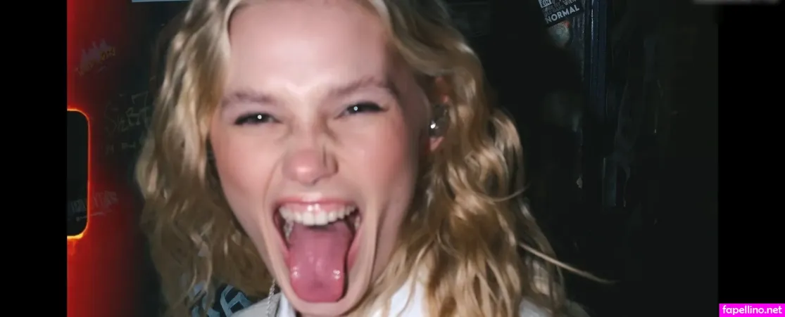 Esther Graf OnlyFans Thumbnail #xRwTZ64RQG