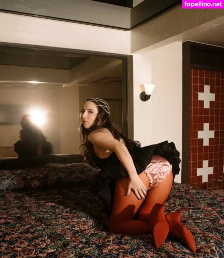 Esther Povitsky OnlyFans Thumbnail #AdlyVnVfwu
