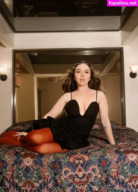 Esther Povitsky OnlyFans Thumbnail #JVBQKMolBD