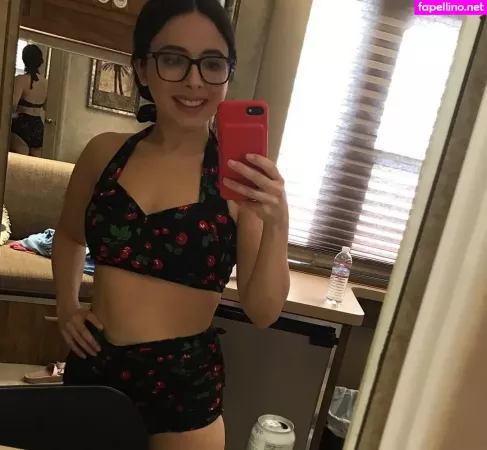 Esther Povitsky OnlyFans Thumbnail #akZk4Ny0WX