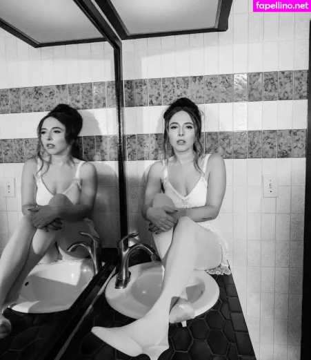 Esther Povitsky OnlyFans Thumbnail #tG7SdNhe8v