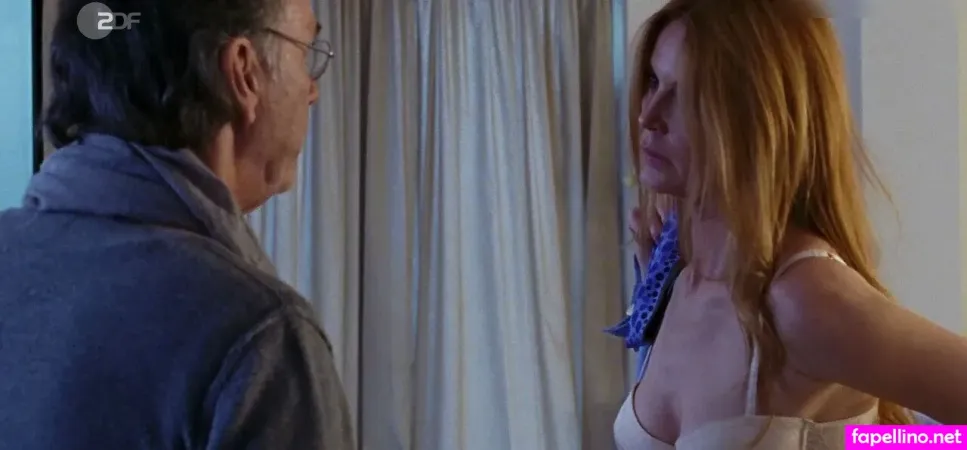 Esther Schweins OnlyFans Thumbnail #DF8NzPsFfz