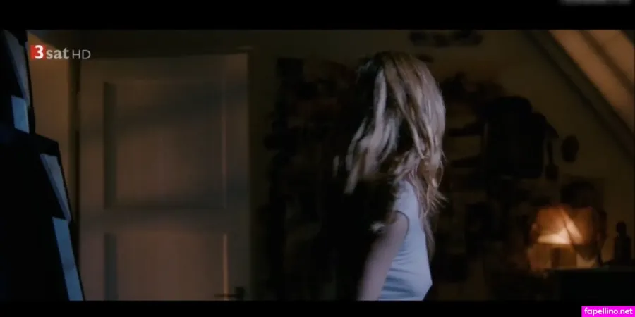 Esther Schweins OnlyFans Thumbnail #NSkVOtRBv0