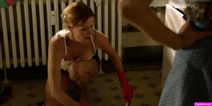 Esther Schweins OnlyFans Thumbnail #lXKAdHYtX2