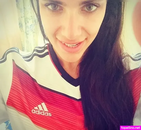 Esther Sedlaczek OnlyFans Thumbnail #wjTcYiUwkm