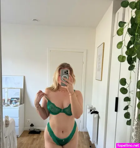 Estherdk OnlyFans Thumbnail #BBFG6yN4Tc