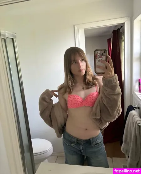 Esthergreyplus OnlyFans Thumbnail #EpJvZ70gua