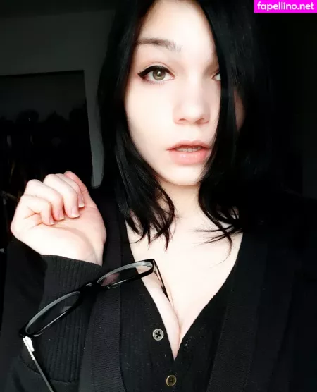 Estherlynnriefree OnlyFans Thumbnail #6jWFNq6ffF
