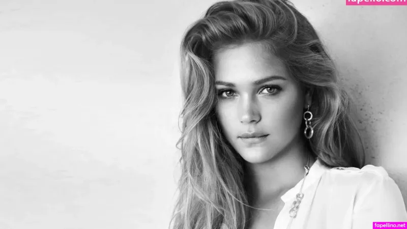 Esti Ginzburg OnlyFans Thumbnail #XTEmOS9pJ4