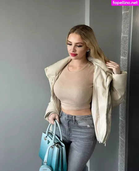 Esvittie OnlyFans Thumbnail #Tktw1oVWH1