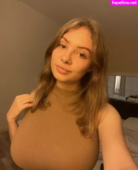 Esvittie OnlyFans Thumbnail #lHGws2ElV5