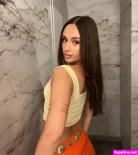 Ev Elinne OnlyFans Thumbnail #t1ULURoqF0