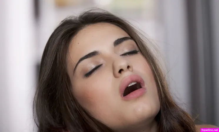 Eva Alegra OnlyFans Thumbnail #BqUK1ZePn4