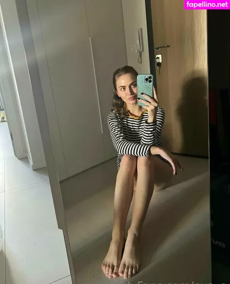 Eva E OnlyFans Thumbnail #7qf8gmEmjB