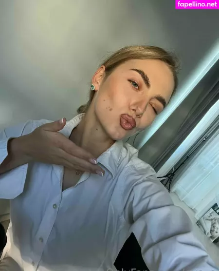 Eva E OnlyFans Thumbnail #Frog9qwo7B