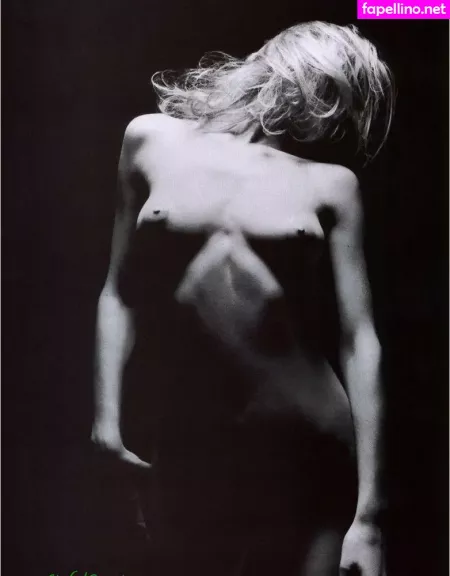 Eva Herzigova OnlyFans Thumbnail #IkDi5WIZNm