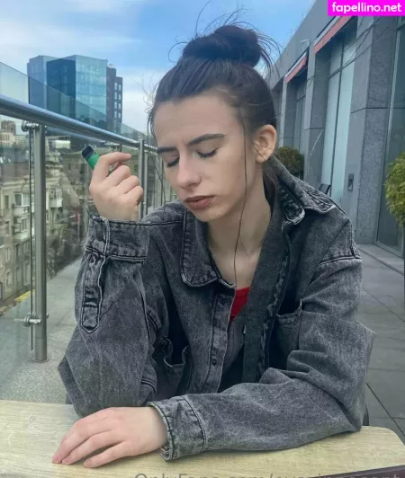 Eva Innocent OnlyFans Thumbnail #PBPzweiV6w