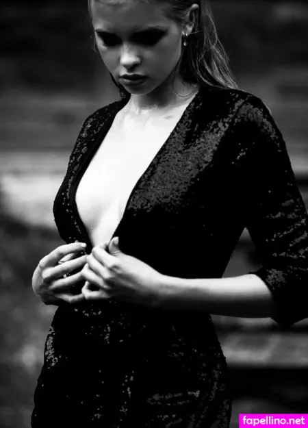 Eva Lee Model OnlyFans Thumbnail #2ayhuTn4zn