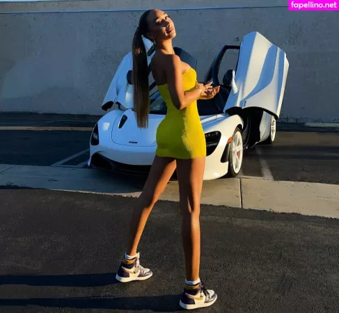 Eva Marisol Gutowski OnlyFans Thumbnail #D1hrcbBtbx