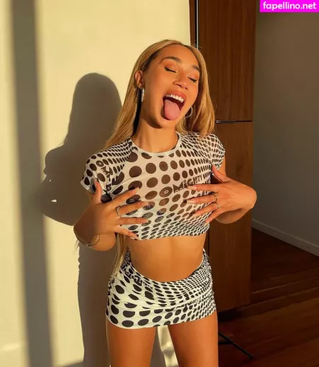 Eva Marisol Gutowski OnlyFans Thumbnail #LfOXMpnXWw