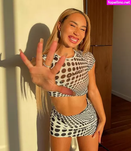 Eva Marisol Gutowski OnlyFans Thumbnail #o6aoq6uvQO
