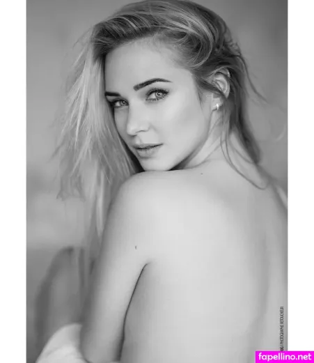 Eva Mikulski OnlyFans Thumbnail #00OvRYJALJ