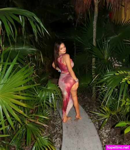 Eva Nunez OnlyFans Thumbnail #G7EWf5Tubs