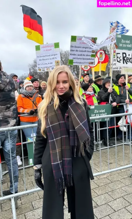 Eva Vlaardingerbroek OnlyFans Thumbnail #YXbKNW1vbT