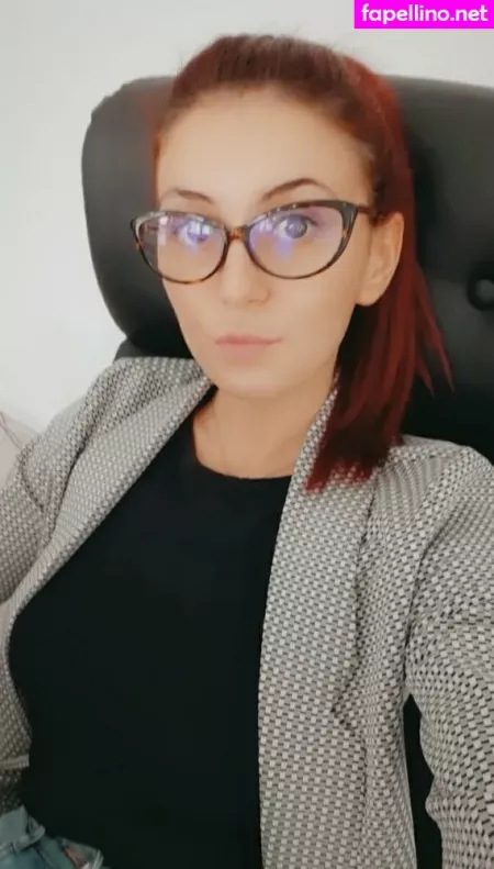 Evabanefree OnlyFans Thumbnail #1oDw6Sd2uG