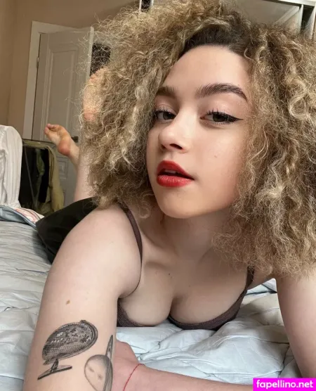 Evacurlysue OnlyFans Thumbnail #0B3zmhJudp