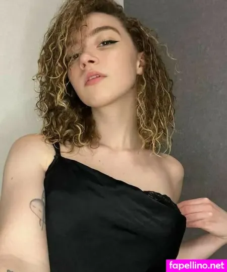 Evacurlysue OnlyFans Thumbnail #M9M4b231U9
