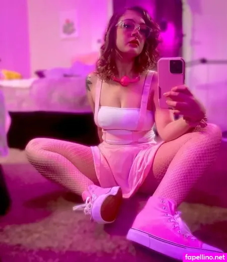 Evamilaa OnlyFans Thumbnail #3GKq9z4U22