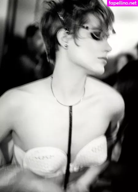 Evan Rachel Wood OnlyFans Thumbnail #uNGeKkEPuD