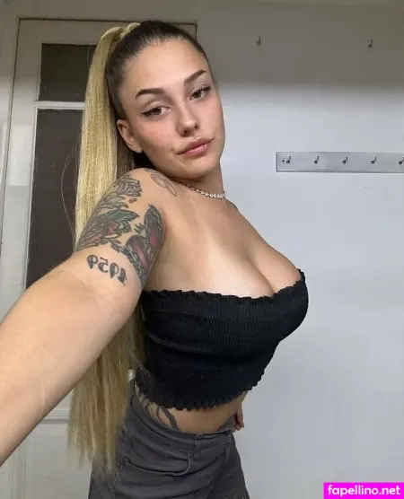 Evaperret OnlyFans Thumbnail #gZq8LlDNy6