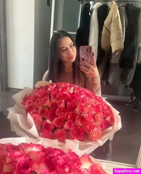 Evarougee OnlyFans Thumbnail #YNJtMPMLF1