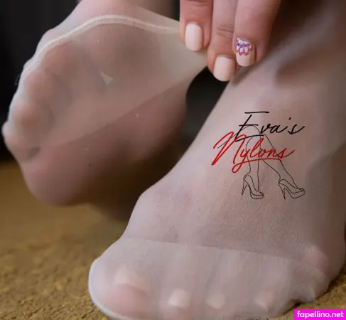 Evasnylons OnlyFans Thumbnail #JhpUODUHen