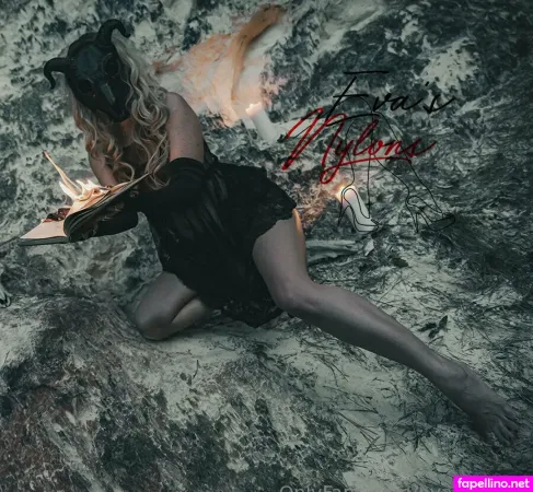 Evasnylons OnlyFans Thumbnail #V0GMyf1qnm