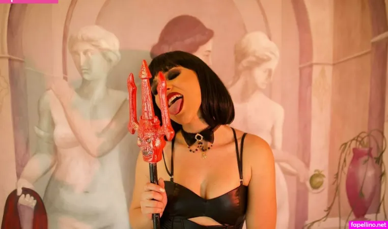 Evatrump OnlyFans Thumbnail #JpQgugRfnj