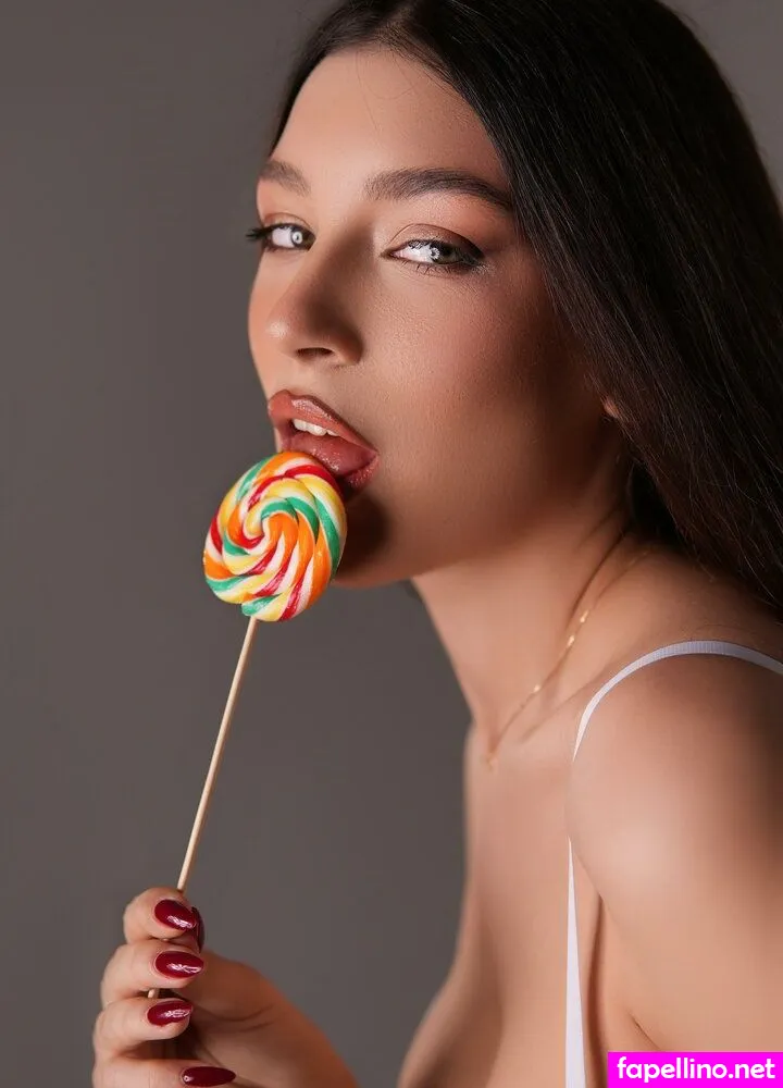 EvaWarenn Nude Leaked OnlyFans Photo #2olSAp6IkL